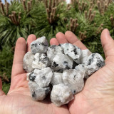 1 kg cristale naturale brute piatra lunii cu turmalina neagra, Stonemania Bijou