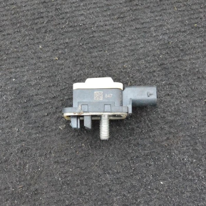 Senzor de impact dreapta față BMW 4 Coupe F32, F82 2014 OEM: 9217711 1728311