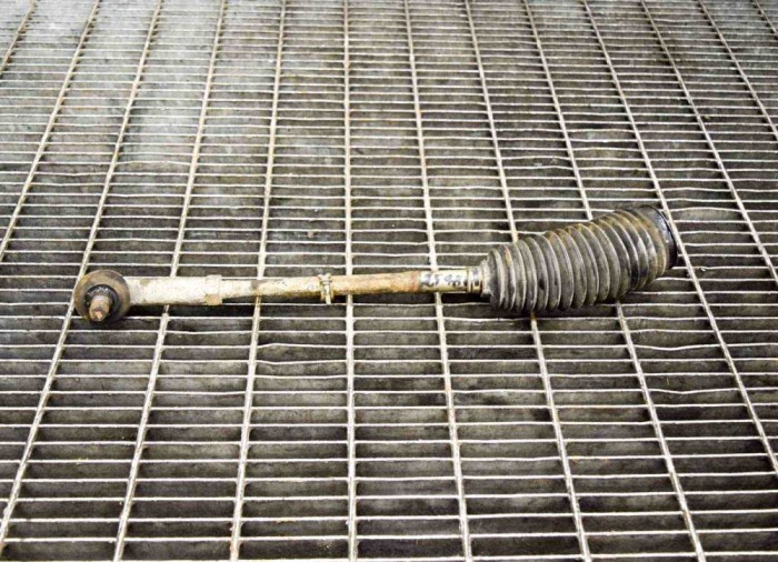 Bieleta de direcție st&acirc;nga TOYOTA HILUX VII Pick-up _N1_, _N2_, _N3_ 2011 10606937