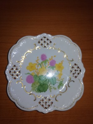 Farfurie miniatura portelan dantelat filigranat Margit Eriksson 1986 Suedia foto