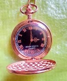 G497-Ceas buzunar aurit British Gold &amp; Co Quartz functional Sir Winston Churchil cu semnatura/moto: NEVER GIVE UP- HAPPY BIRTHSDAY RAZVAN LOVES MIRUNA