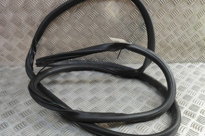 Garnitura ușă dreapta spate CITRO&amp;Euml;N JUMPY III Van 2024 OEM: 9808414780 | 31882680 foto