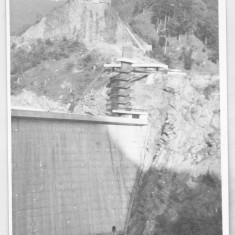 bnk foto Barajul Vidraru si Monumentul energeticianului 1970