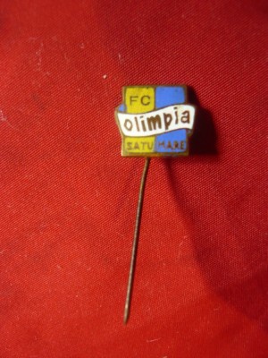 Insigna veche de fotbal- Olimpia Satu-Mare , metal si email ,h=1,2cm foto