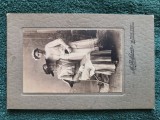 fotografie celebru atelier GERMANIA , anii 1910 -1920 ,dimensiune 16cm x11 cm .Doamne in tinuta vremii