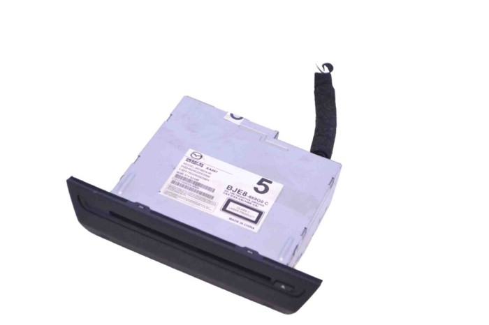 Magazie de CD-uri MAZDA 3 Sedan BM 2015 OEM: BJE8-669G0-C
