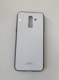 Husa Glass Case Samsung Galaxy J8 2018 + Cablu de date CADOU, Alb