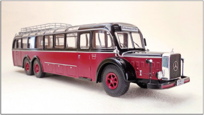 Macheta autobuz Mercedes-Benz O 10000 1:43 Premium ClassiXXs foto