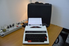 Masina de scris PRIVILEG 320TR
