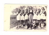 Foto de dimensiunea unei CP, invatatoare cu clasa (?), stare buna, Alb-Negru, Romania 1900 - 1950, Portrete