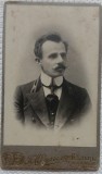 Fotografie tip CDV, Portret de barbat in tunica militara