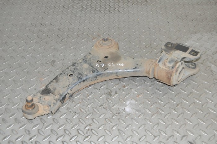 Braț inferior st&acirc;nga față VOLVO XC60 2015 10880339