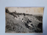 Fotografie cca 6/9 cm de grup din Rom&acirc;nia din anii 40