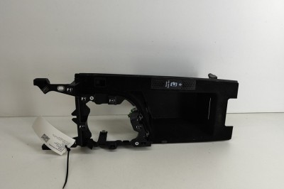 Ornament consola centrală PORSCHE Taycan 2022 OEM: 9J1858022C,9J1.858.022.C,9J1858022D,9J1.858.022.D 25084019 foto