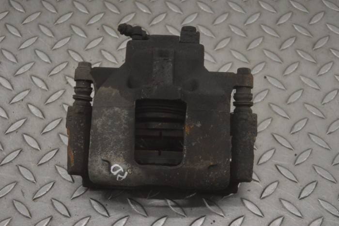 Etrier de fr&acirc;nă dreapta față CHRYSLER GRAND VOYAGER V RT 2012 OEM: MPV | 22942639