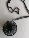 Pandantiv cu lant negru lung, din metal magnetic