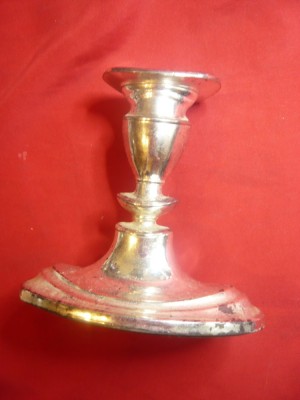 Sfesnic metal argintat ,baza ovala , h= 11,3cm foto