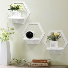Etajera de perete, hexagon, dimensiuni 29 cm x 27 cm, cu polita de depozitare, din PVC, usor de asamblat, alb