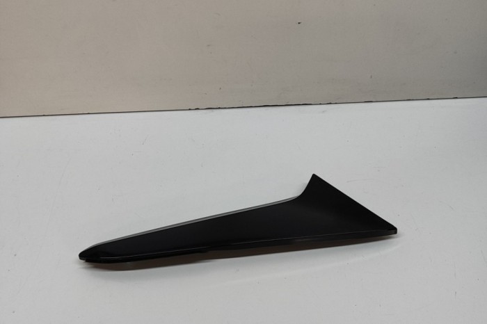 Ornament picurator haion dreapta MAZDA CX-30 DM 2023 OEM: DFR5-B09B2 31600031