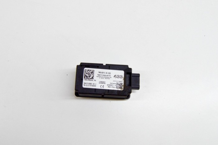 Modul de control presiune anvelope TESLA MODEL S 2014 OEM: 1034601-00-C,A2C93336701 17339436