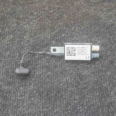 Amplificator de antena TESLA MODEL S 2017 OEM: 1004793-00-E foto