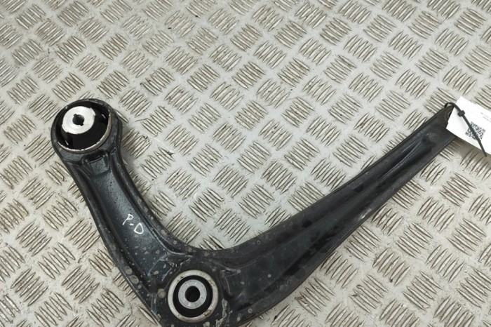 Braț inferior dreapta față CITRO&Euml;N JUMPY III Van 2024 OEM: 9858157580 | 31870040
