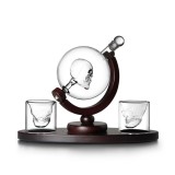 Cumpara ieftin Set Decantor Whiskey/Cognac Cap Mort, 2 Pahare, Suport Lemn - Elegant, Luxos, Cadou Bar - Watchbox