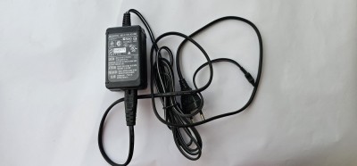 ALIMENTATOR, INCARCATOR SONY AC-L200C LA 8,4 V - 1,5 A foto