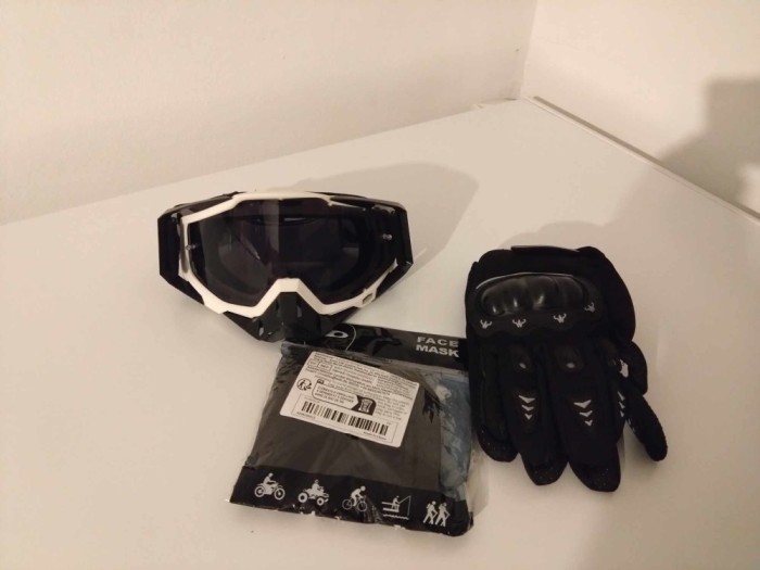 Set accesorii off road:cagula,ochelari,manusi