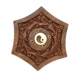 Suport lemn ardere betisoare parfumate hexagon cu yin yang - 10cm, Stonemania Bijou