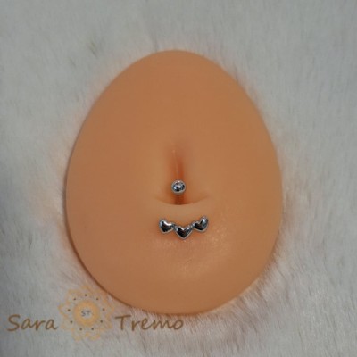 Piercing buric din argint 925 cu model 3 inimioare, 1 cm, tija subtire foto