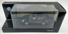 Volkswagen Passat B7 Blue, 1:43 Schuco foto