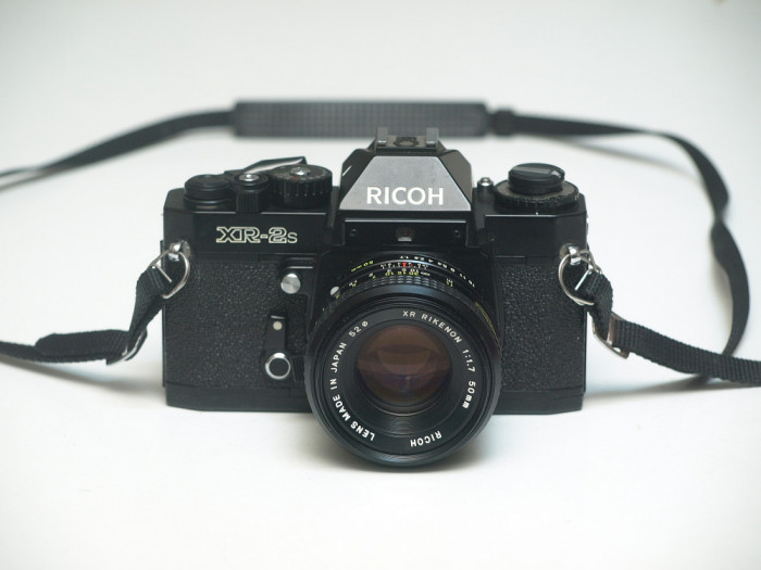 Ricoh XR-2S + obiectiv 50mm 1.7