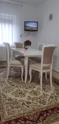 SET LID 64 DIN LEMN MASA +6 SCAUNE foto