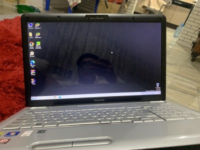 Leptop toshiba foto
