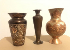 3 vaze diferite model din cupru cu inscriptii floreale foto