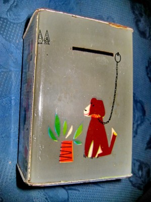 A815-Caseta pusculita metal maimuta si copii. foto