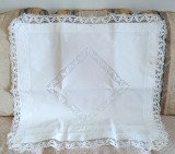 Fata de perna Vintage cu bordura si insertii de dantela croset
