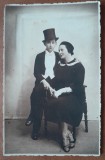 Fotografie tip carte postala, necirculata, femeie cu baietel cu joben, perioada interbelica