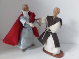 Cuplu doua figurine barbat si femeie in haine tradiționale &ndash; Werkstatt f&uuml;r Behinderte, Kamp-Lintfort, Germania, cca. 1970-1980