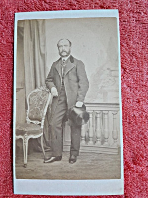 Fotografie tip CDV, barbat cu barba si mustata, inceput de secol XX foto