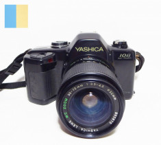 Yashica 108 MP cu obiectiv Yashica MC Zoom 35-70mm f/3.5 montura Contax Yashica foto