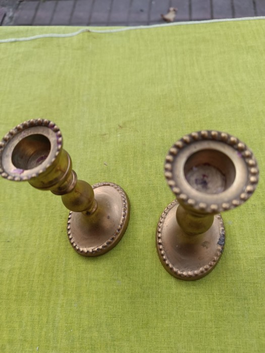 Pereche de sfesnice din alama, provenienta suedeza, H=11 cm