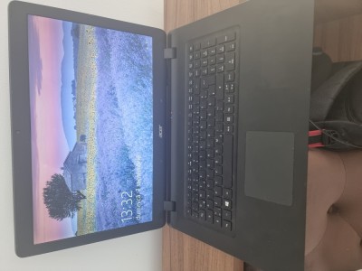 Laptop 17.3 HD+ Acer Aspire ES1-732 Intel quad 4x1.1ghz 8GB, 1TB, 10pro Livrare gratuita! foto