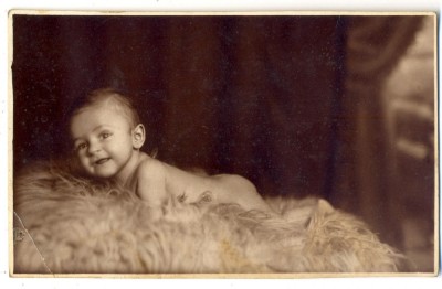 AD 1787 C.P.VECHE-COPIL IN STUDIO DE EPOCA-1927 -FAM. VALCELEANU DE LA FANEL foto