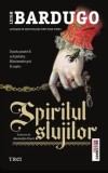 Cumpara ieftin Spiritul slujitor/Leigh Bardugo, Trei