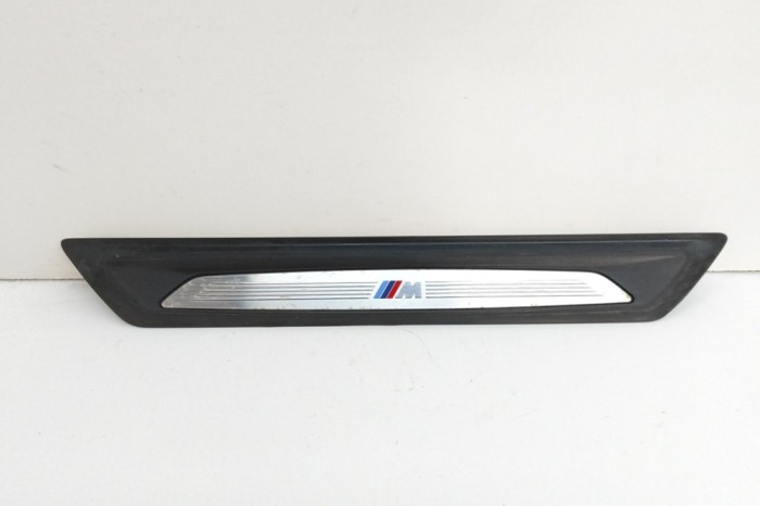 Ornament prag dreapta față BMW 3 F30, F80 2017 OEM: 8051037 | 23772679