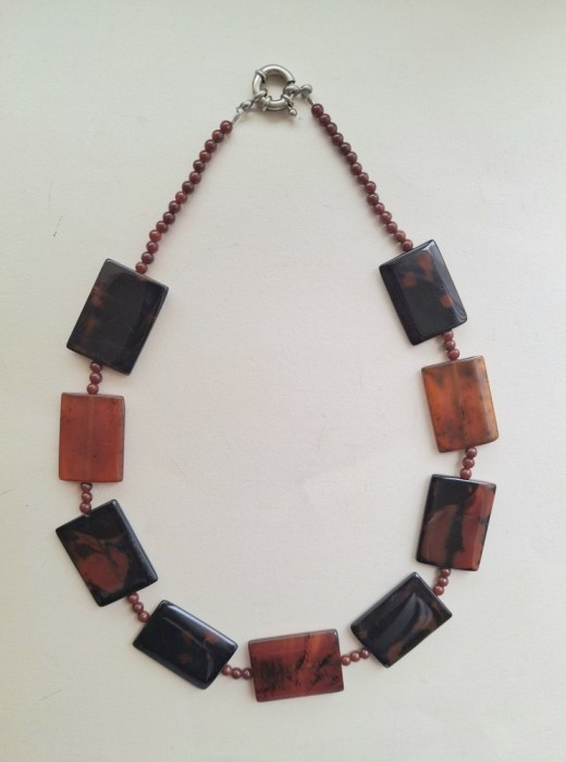 Colier din obsidian mahon