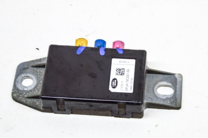 Amplificator de antena JAGUAR I-PACE X590 2019 OEM: DPLA-19C097-BA | 13935354
