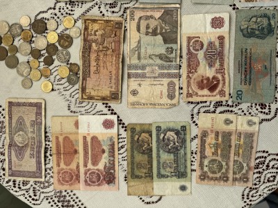 Bancnote și monede vechi din diferite țări foto